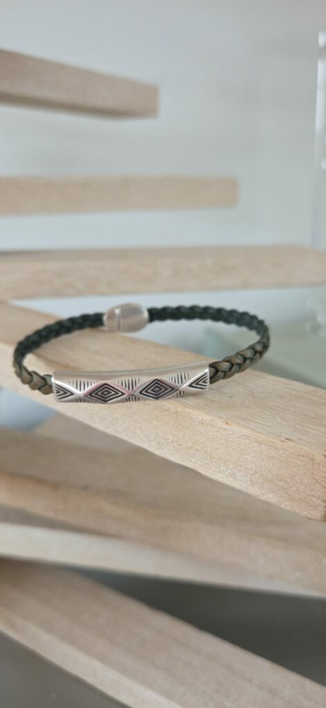 Bracelet homme en cuir tressé plat et tube à motif