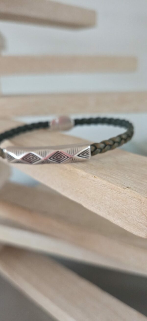 Bracelet homme en cuir tressé plat et tube à motif