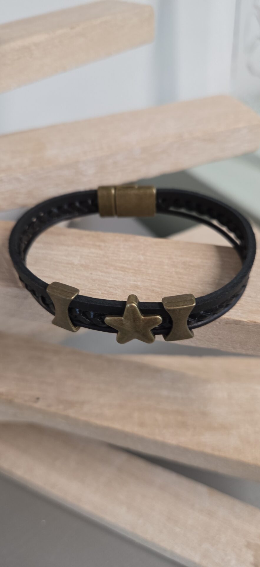 Bracelet Homme Multi-Cuirs noir et passants bronze