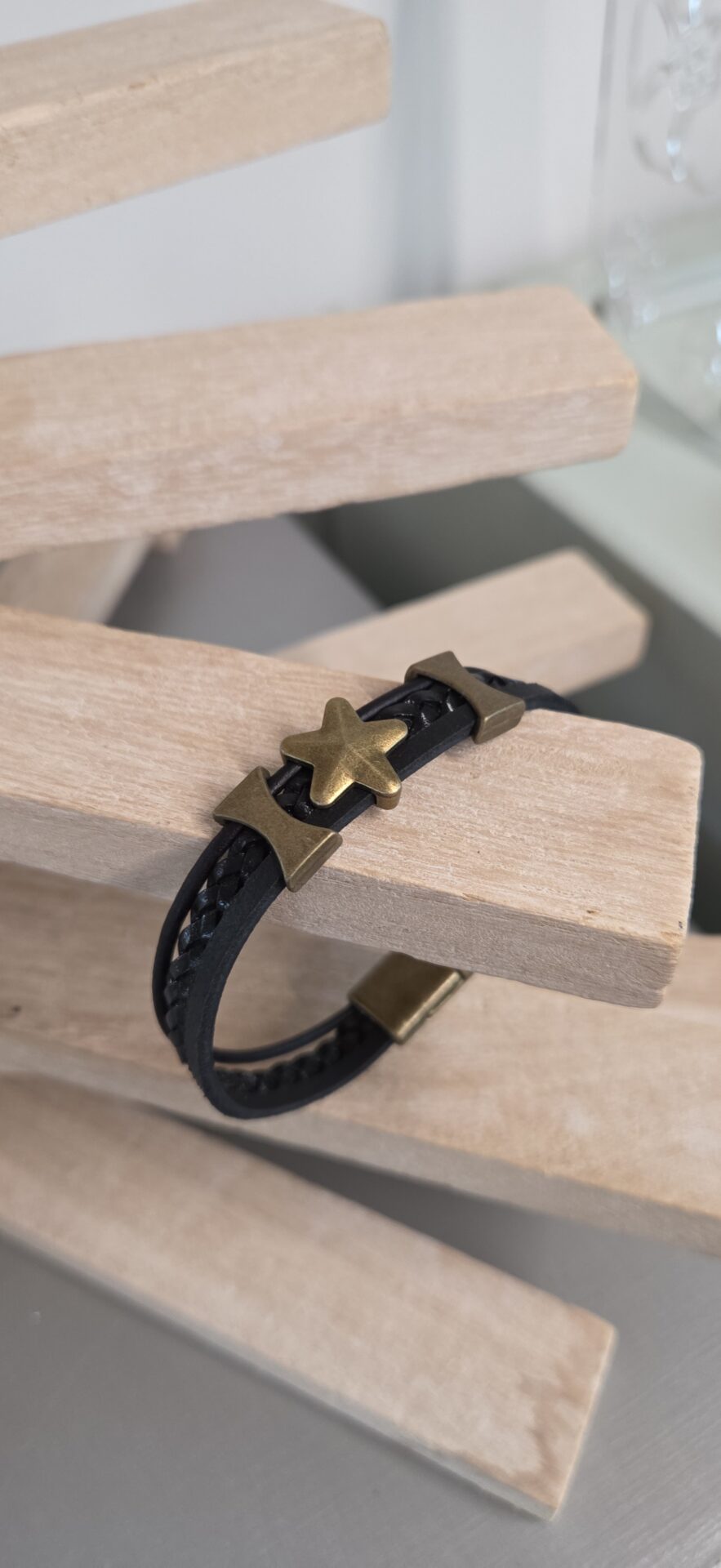 Bracelet Homme Multi-Cuirs noir et passants bronze