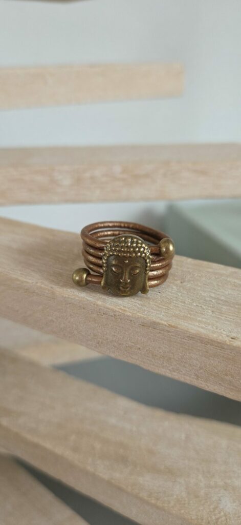 Bague femme cuir rond bronze et bouddha bronze