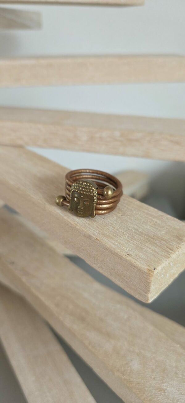 Bague femme cuir rond bronze et bouddha bronze
