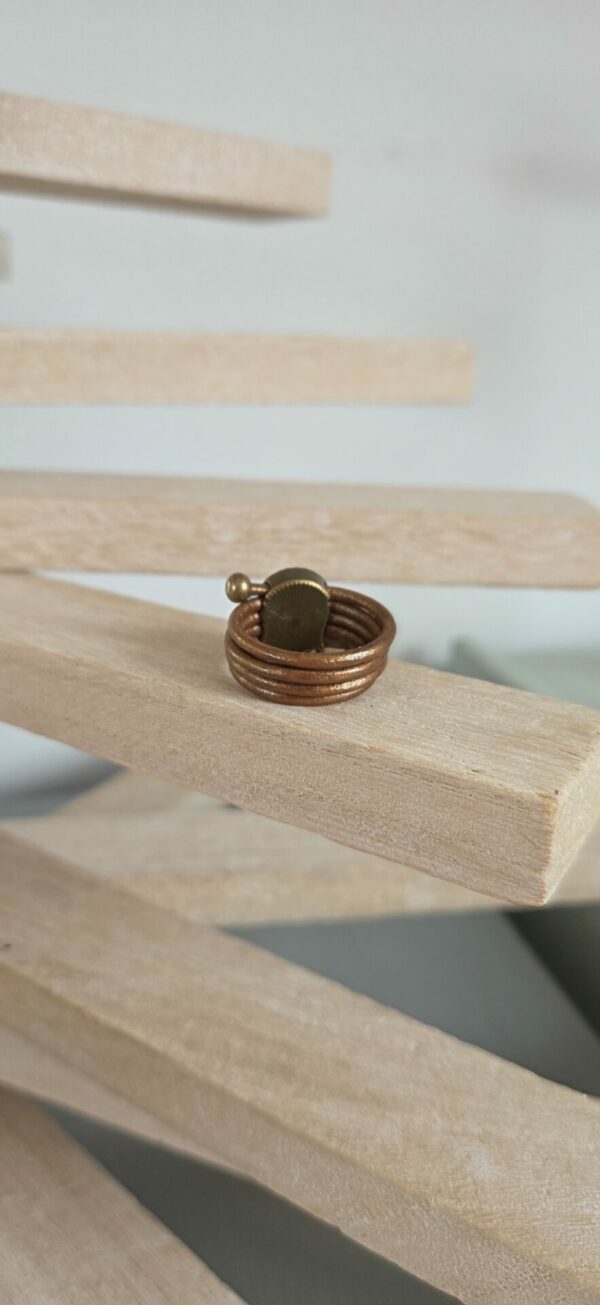 Bague femme cuir rond bronze et bouddha bronze