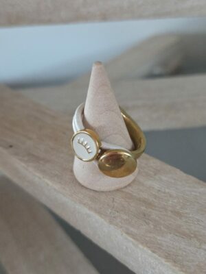 Bague femme demi anneau doré, cuir blanc et oeil émaillé