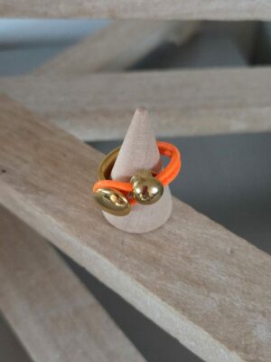 Bague femme cuir rond orange fluo passant doré