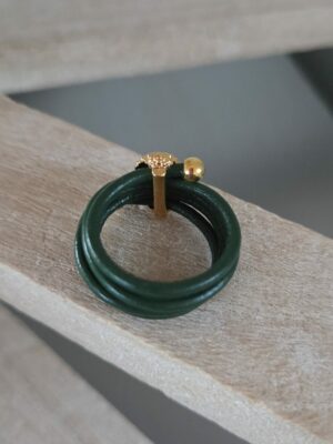 Bague femme cuir rond vert et bouddha doré