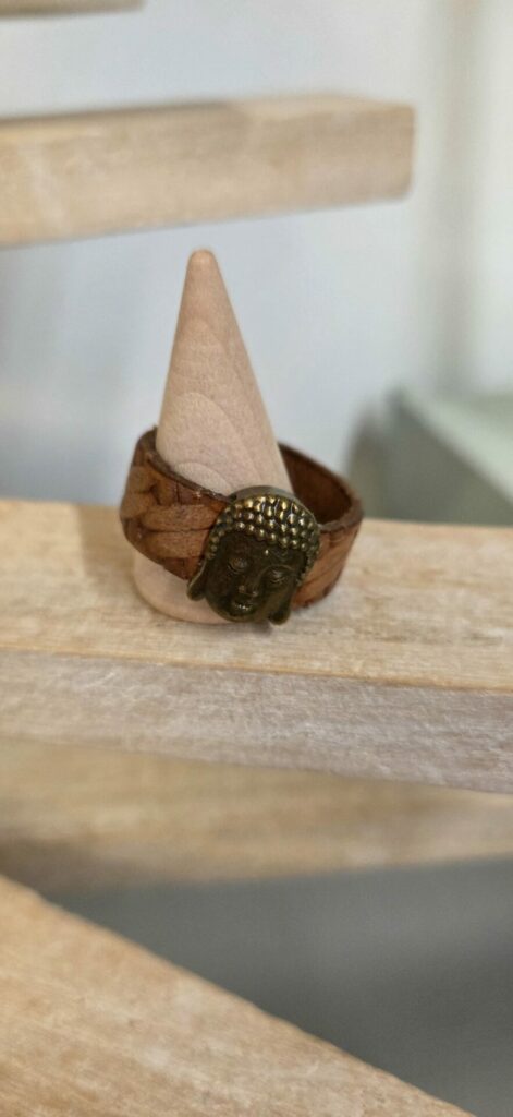 Bague homme cuir marron et bouddha bronze