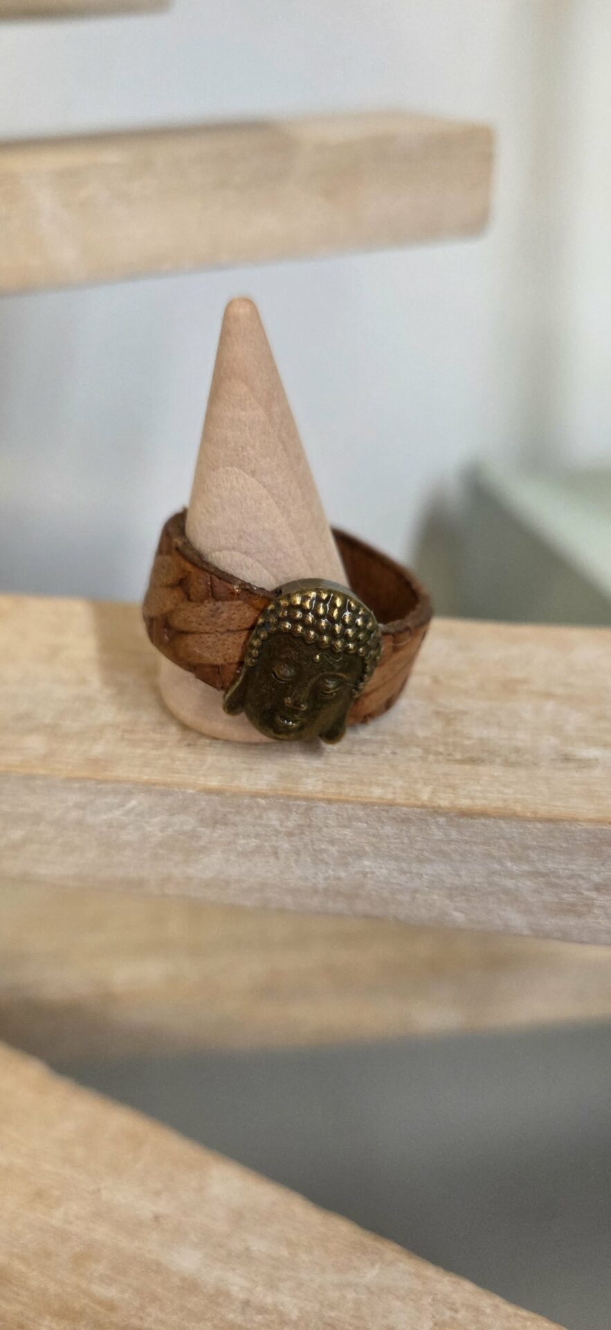 Bague homme cuir marron et bouddha bronze