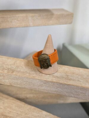 Bague femme cuir orange et bouddha bronze