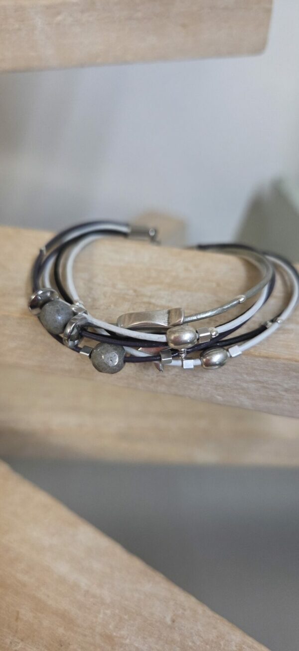 Bracelet femme multi rangs et perles argentées et grises
