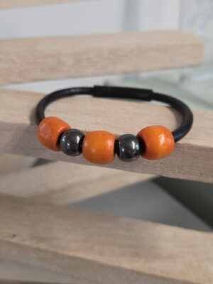 Bracelet femme cuir noir et perles oranges et noires