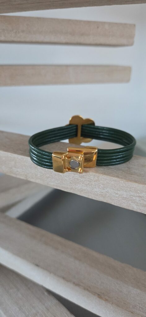 Bracelet femme cuir rond vert foncé et fleur dorée
