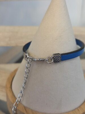 Bracelet enfant en cuir bleu et son cheval argenté