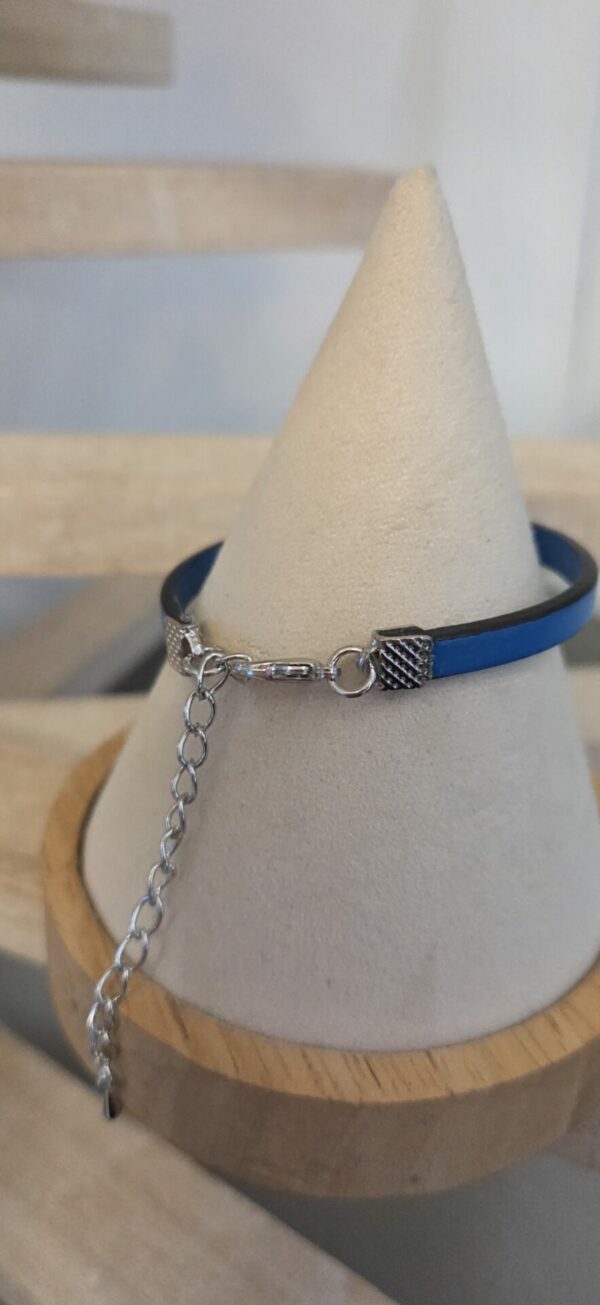Bracelet enfant en cuir bleu et son cheval argenté