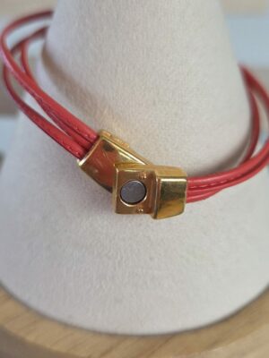 Bracelet femme cuir cousu corail et perles laiton