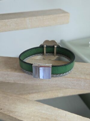 Bracelet cuir vert et gris et fleur argentée