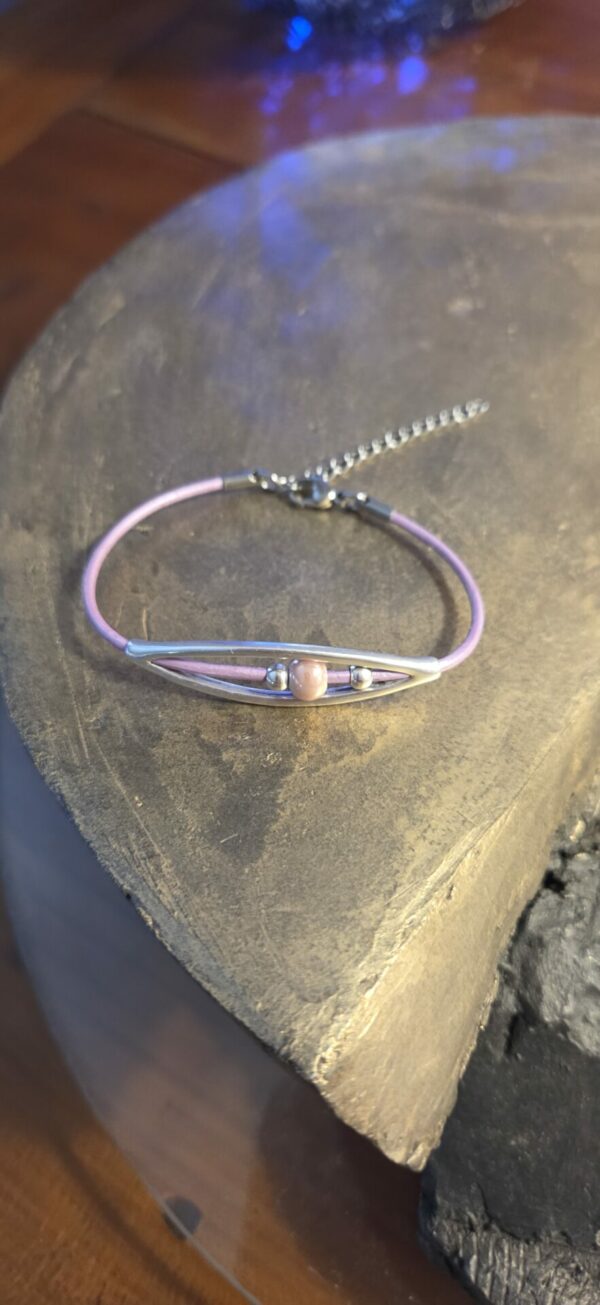 Bracelet femme cuir rond, passant ovale et perle céramique