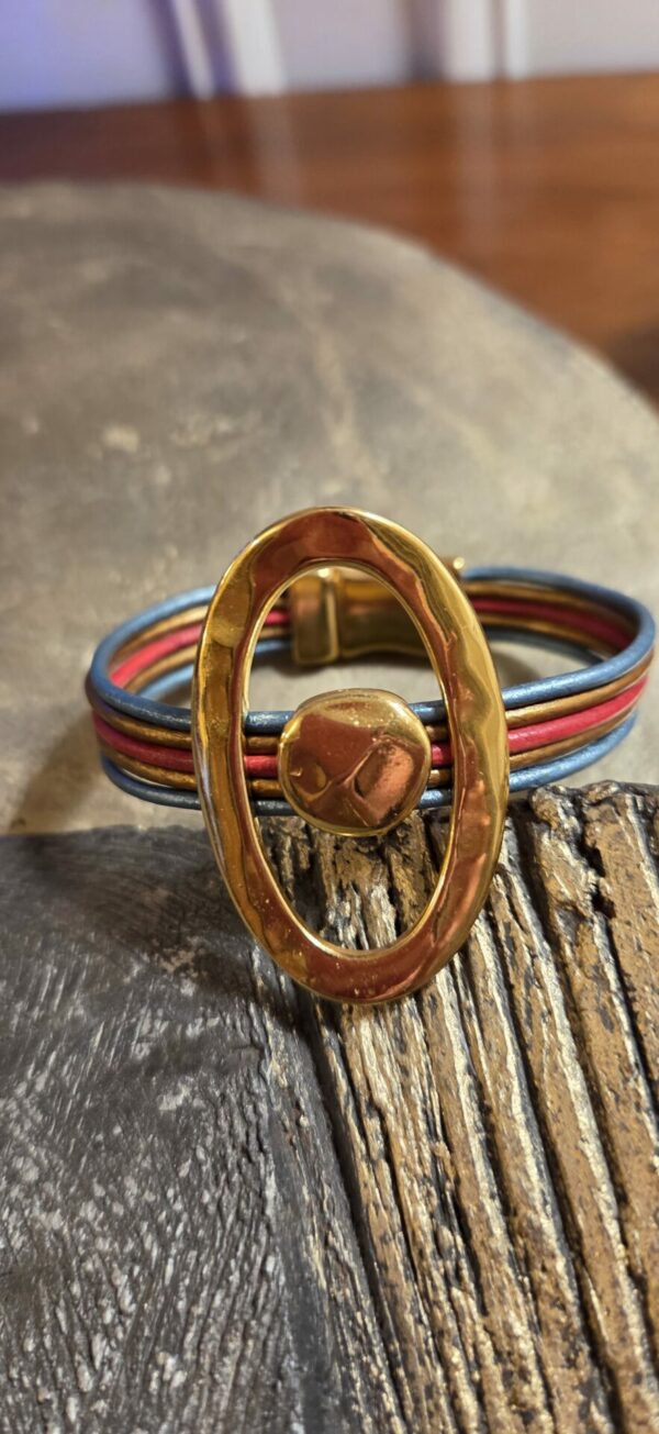 Bracelet femme en cuir rond 2mm et passants dorés