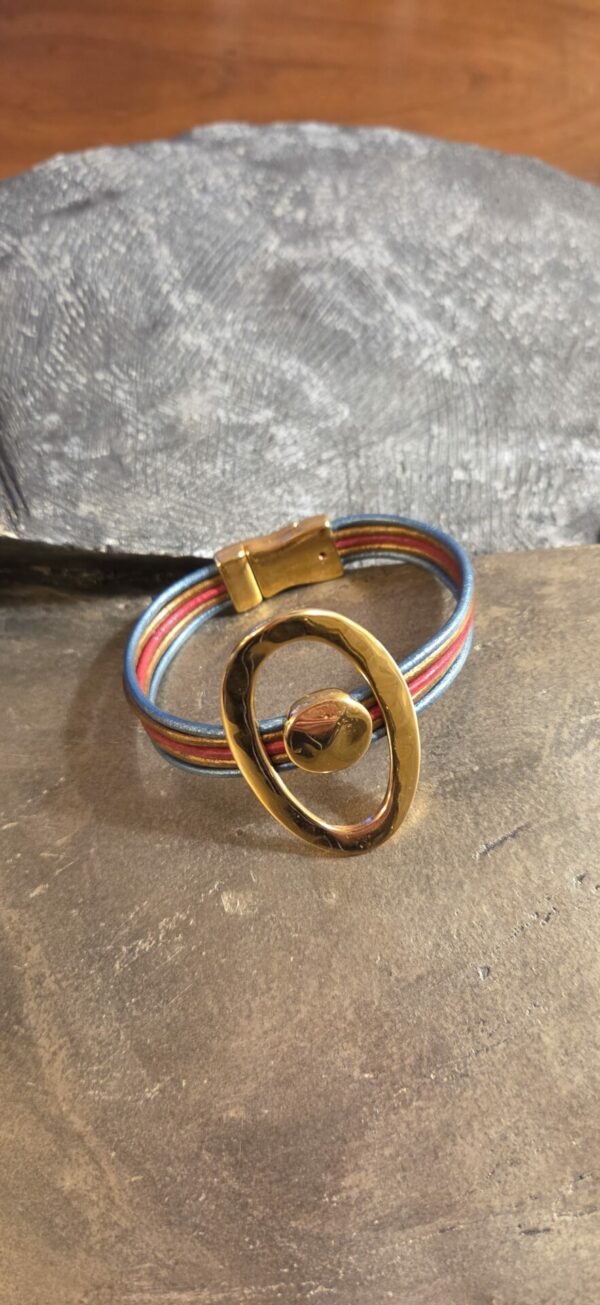 Bracelet femme en cuir rond 2mm et passants dorés