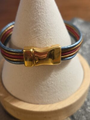 Bracelet femme en cuir rond 2mm et passants dorés