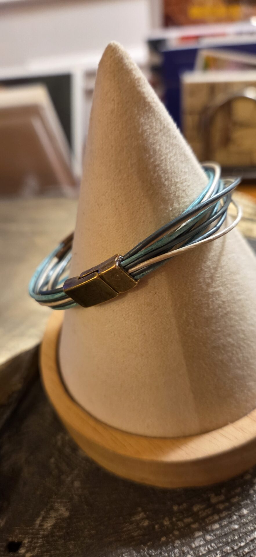 Bracelet femme cuirs ronds 1mm et tubes cuivre