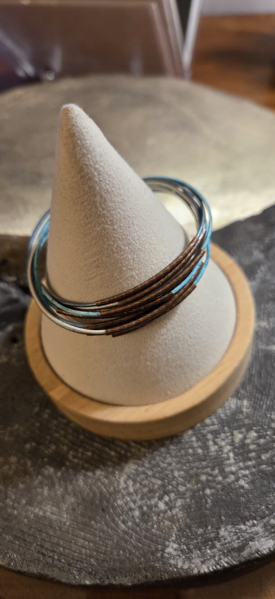 Bracelet femme cuirs ronds 1mm et tubes cuivre