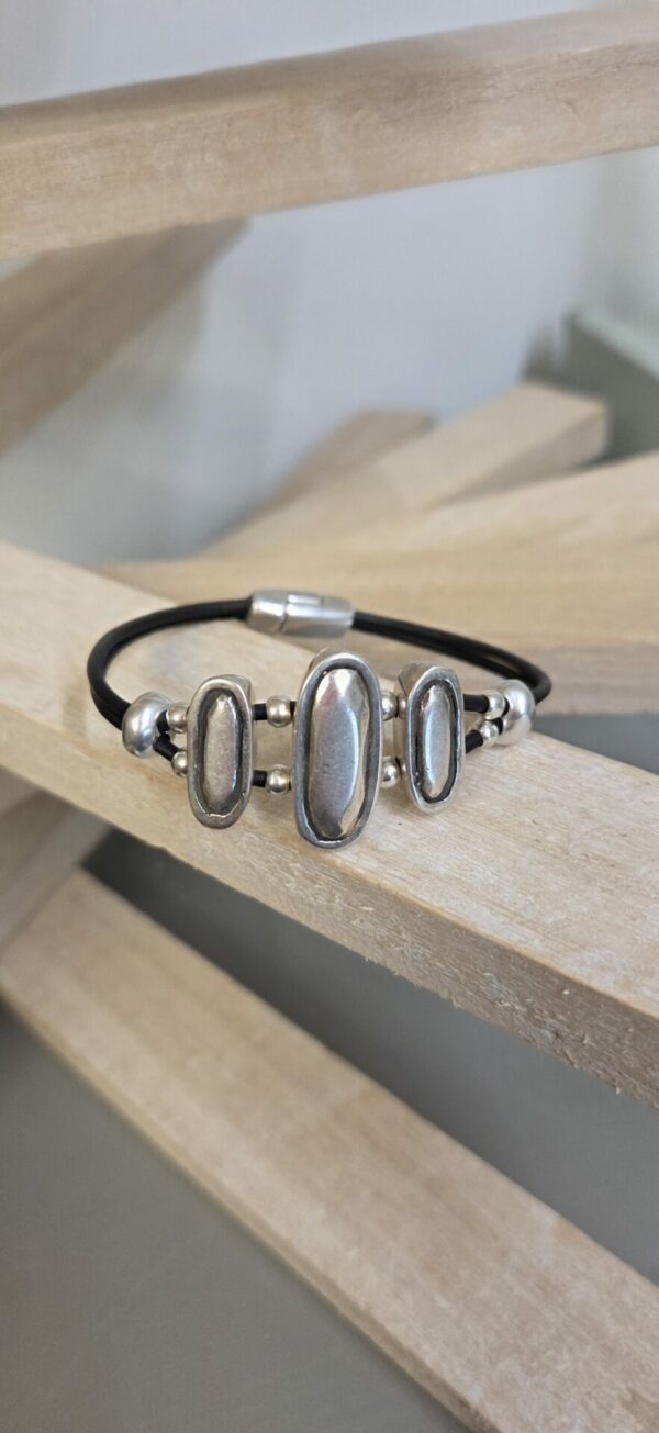 Bracelet femme cuir rond noir et passants ovales argentés
