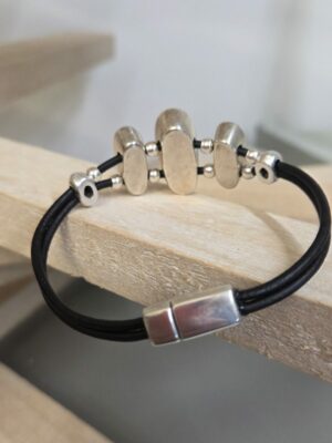 Bracelet femme cuir rond noir et passants ovales argentés