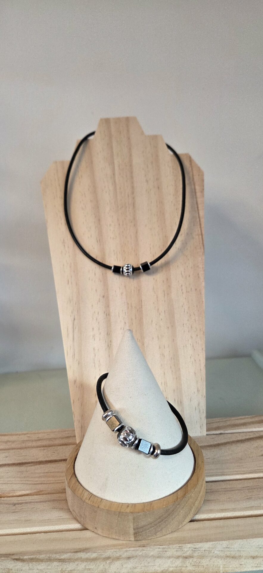 Bracelet homme en cuir noir, perles noires et argentées