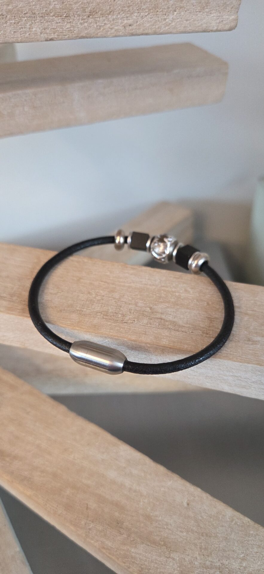 Bracelet homme en cuir noir, perles noires et argentées