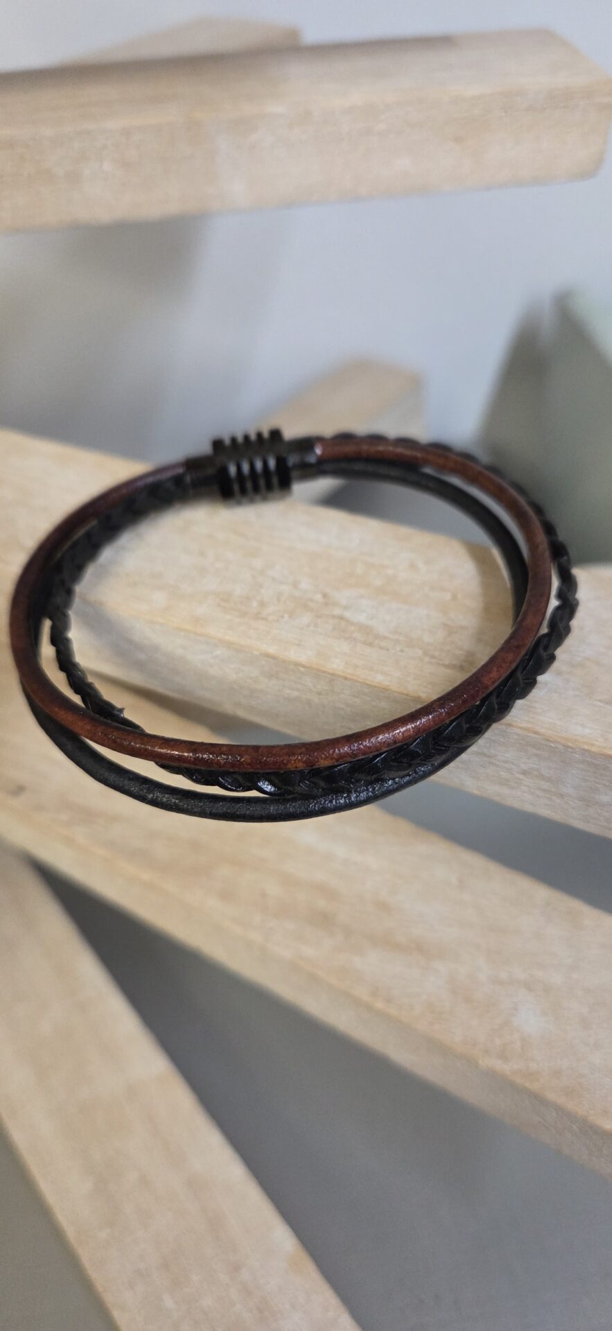 Bracelet homme en cuir rond noir et marron et plat noir