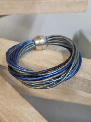 Bracelet femme 16 cuirs ronds 2mm tons bleu et gris