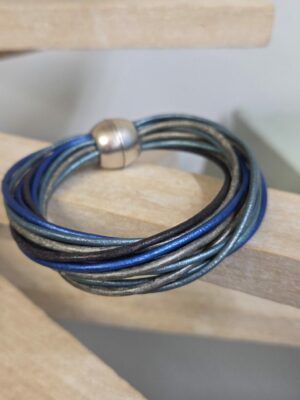 Bracelet femme 16 cuirs ronds 2mm tons bleu et gris