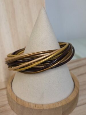 Bracelet femme 16 cuirs ronds 2mm tons marron, bronze, doré