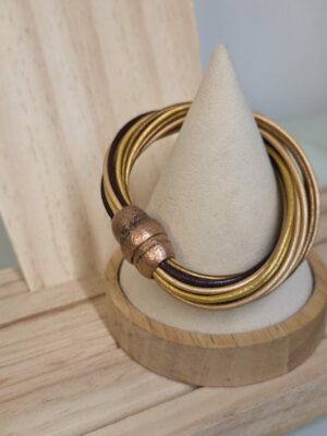 Bracelet femme 16 cuirs ronds 2mm tons marron, bronze, doré