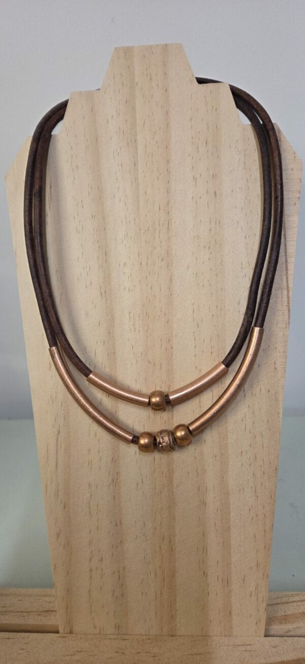 Collier femme cuir rond marron, tubes et perles cuivre