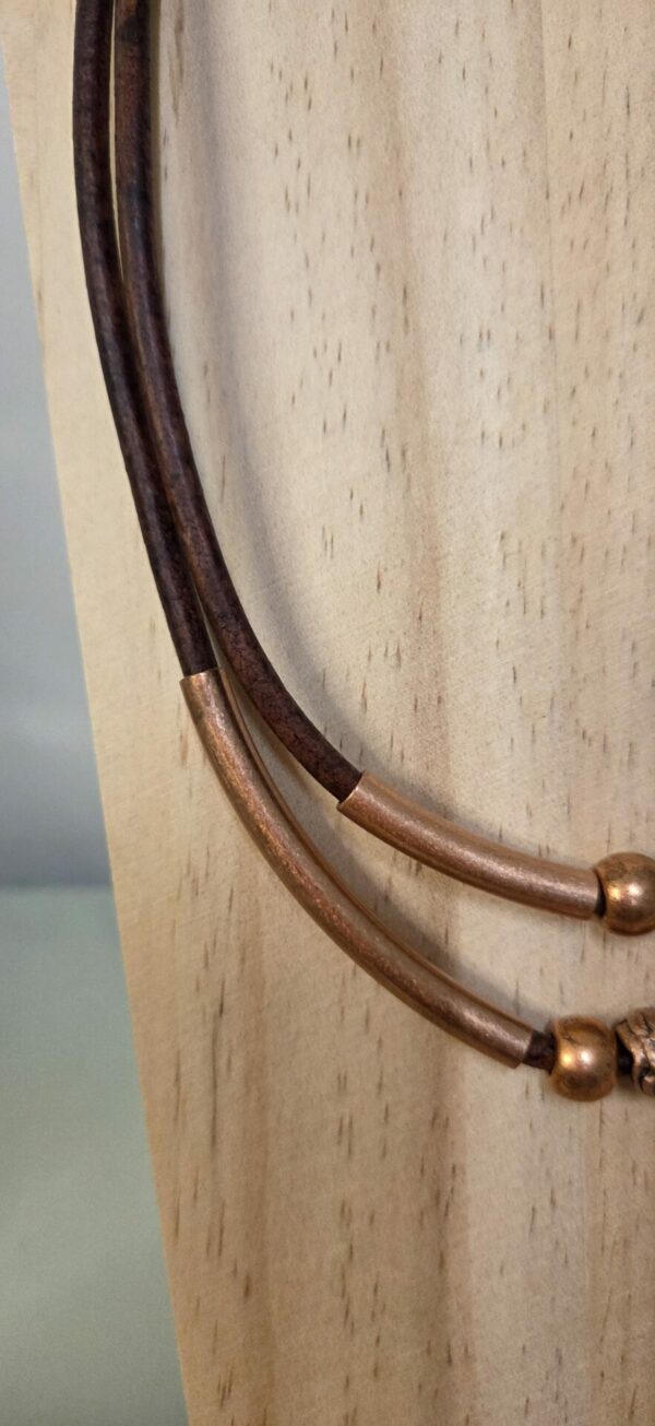 Collier femme cuir rond marron, tubes et perles cuivre