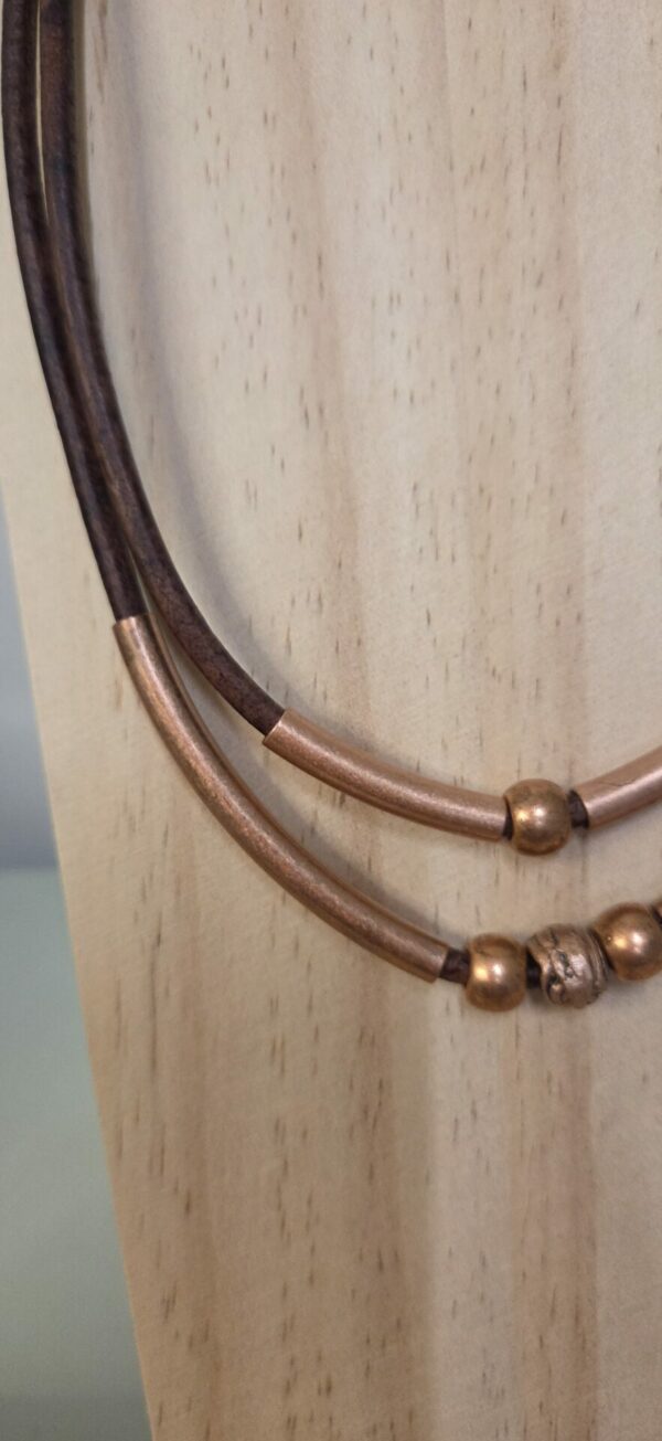 Collier femme cuir rond marron, tubes et perles cuivre