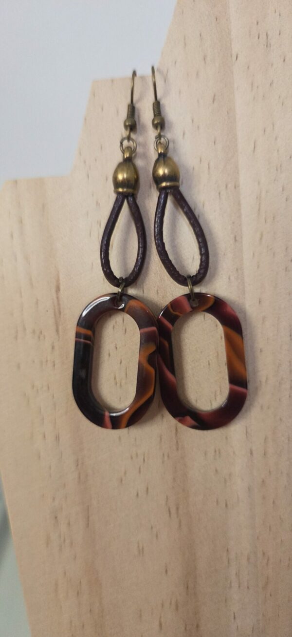 Boucles d'oreille cuir acajou et pendentif en acétate