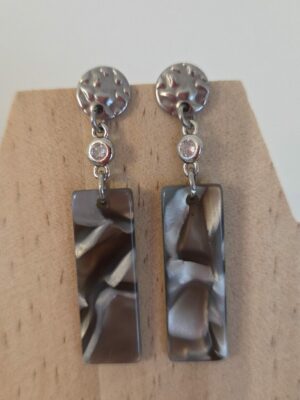 Boucles d'oreille femme pendentif acétate gris et passant verre