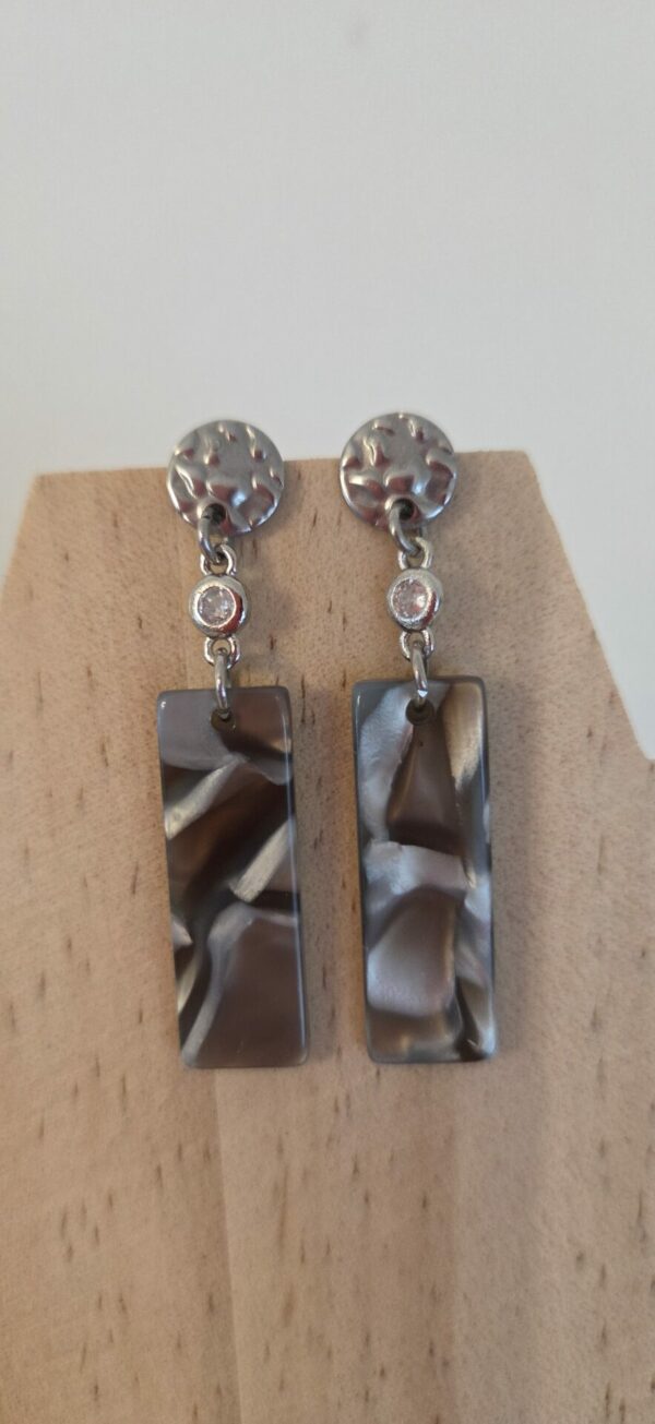 Boucles d'oreille femme pendentif acétate gris et passant verre