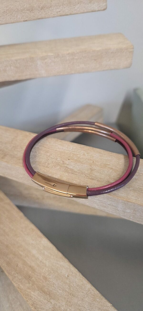 Bracelet femme trois cuirs ronds tons roses, tubes en cuivre