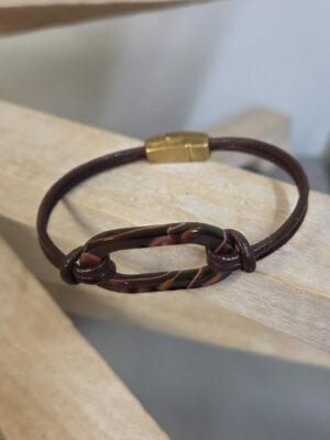 Bracelet femme en cuir rond acajou et passant ovale en acétate