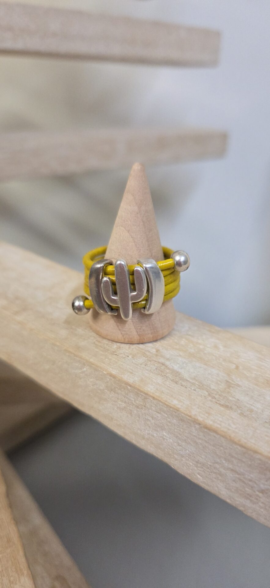 Bague femme cuir rond et palmier argenté