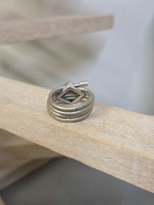 Bague femme cuir rond et passant losange argenté