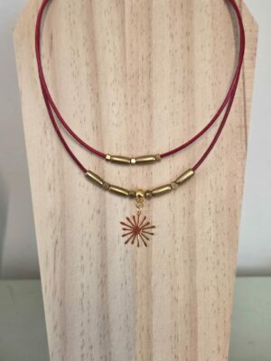 Collier femme cuir rond rouge, tubes et étincelle