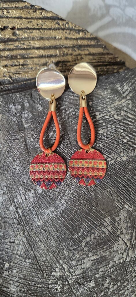 Boucles d'oreille femme cuir rond orange et pastille orangée