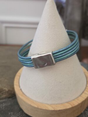 Bracelet femme cuir rond 2mm bleu et passants argentés