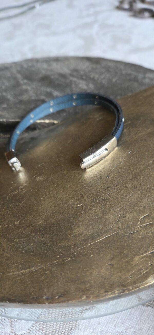 Bracelet homme en cuir bleu clouté