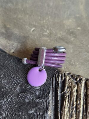 Bague femme cuir ond violet et sequin émaillé